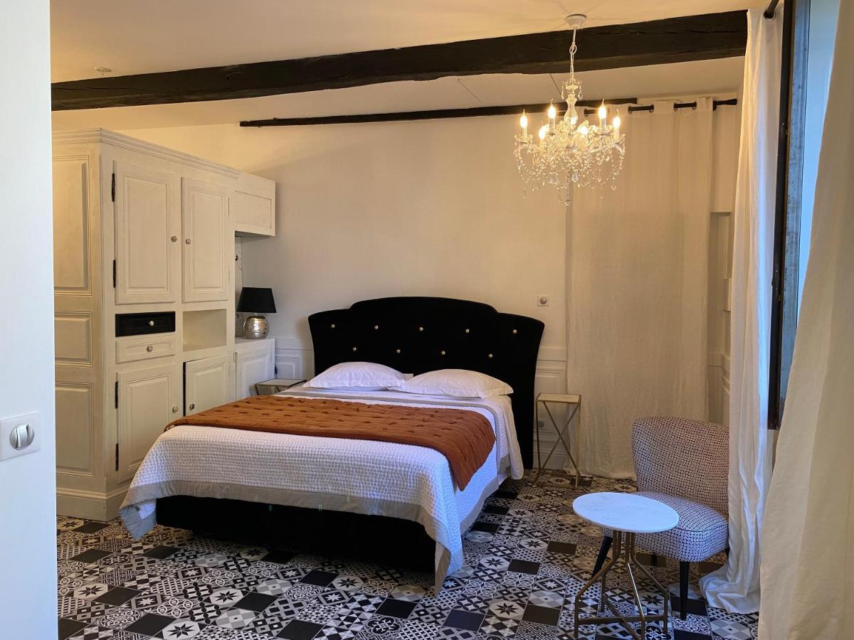 Chambre D'Hote 1787 : Les Terrasses Des Pyrenees Laloubere Exterior photo