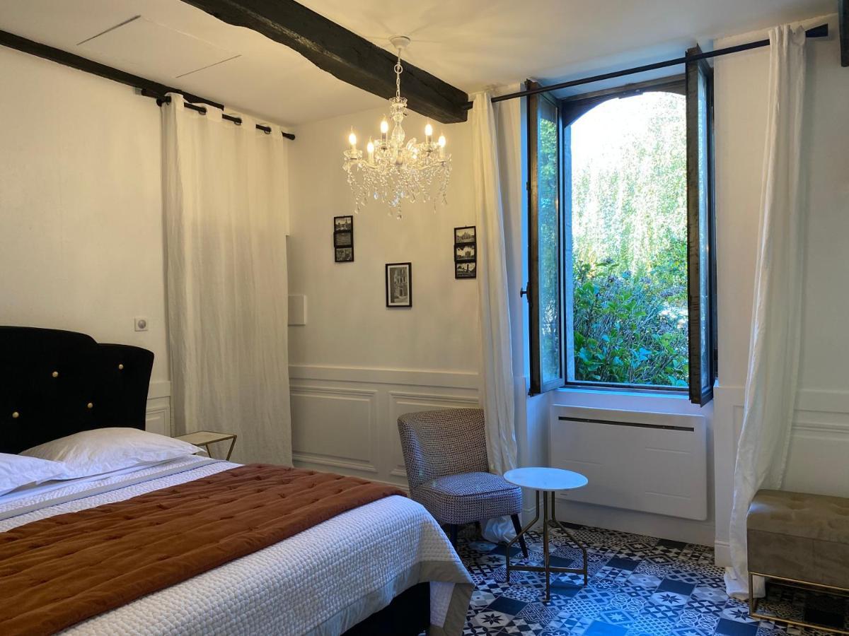 Chambre D'Hote 1787 : Les Terrasses Des Pyrenees Laloubere Exterior photo